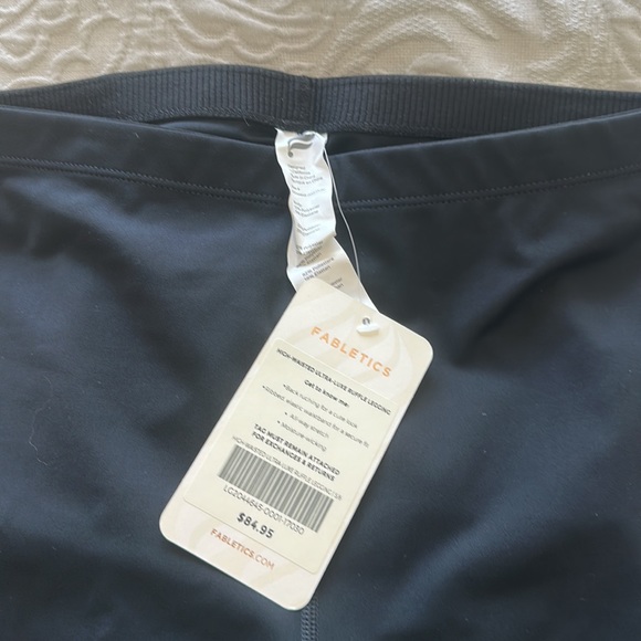 Fabletics High Waisted Ultra Luxe Ruffle Legging, Size Small - Picture 2 of 4